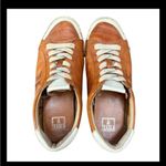 Frye Women’s Leather Low Top Sneakers 6.5M Tan Brown Logo Distressed Casual Shoe Photo 8