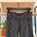 Athleta Mid-Rise Energy Power Up Space Dye Capri Crop Legging Activewear Pant, M Photo 2