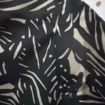 Gap  Women's Black Beige Tropical Leaf Print Short Sleeve Crew Neck Top Size S Photo 4
