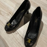 Ralph Lauren LAUREN  class logo black pump heels size 6 B Photo 0