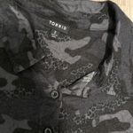 Torrid Size 2 gray camo/animal print button down very soft flannel material, pit to pit is 23, length is 30 Photo 3