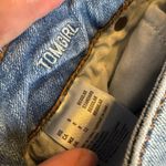 American Eagle  Women’s Distressed Tom Girl Jeans- Size 8 Photo 2