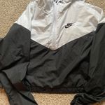 Nike Cropped Windbreaker Photo 0