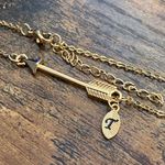 Arrow Initial T Necklace Gold Photo 0