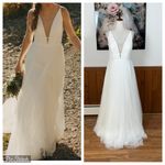 Stunning Vow’d Serendipity Deep V Tulle Mesh Wedding Gown! White Size 10 Photo 1