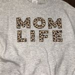 Gildan Mom Life Sweatshirt Women’s Size Small Photo 2