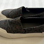 Toms Women’s Fenix tarmac olive leopard print slip on matte canvas sneakers Photo 3