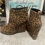 BCBGeneration Ankle Boots Size 7 Suede Wedge Heel Brown Photo 2