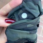 Lululemon  Green camo biker shorts sz 4 Photo 3