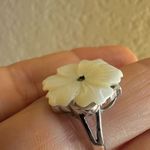Sterling silver mother of pearl moveable vintage flower ring Photo 2