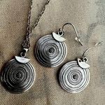 SET: Matching silver metal disc earrings & necklace Photo 0