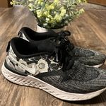 Nike FlyKnit Tennis Shoes Photo 0