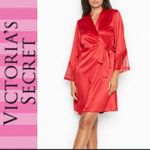Victoria's Secret Red satin robe kimono M/L Photo 1