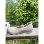 Bzees  Fusion Washable Slip On stretchy boat Shoes Beige/Silver Sz 9.5 Photo 3