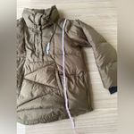 Garnet Hill  Women's Khaki Puffer Jacket Photo 5