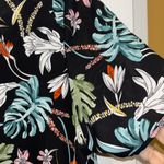 PEACOCKS BRAND BLACK WITH BRIGHT COLOR FLORAL DESIGN SHORT SLEEVE OPEN BACK Size L Photo 4