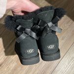 UGG  CLASSIC MINI BAILEY BOW II BLACK BOOT US 7 Photo 3