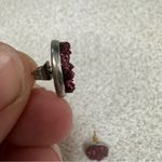 Magenta pink raw cut geode stud earrings Photo 1