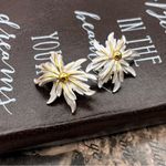 Park Lane Vintage 1970s White Enamel Floral Clip-On Earrings Photo 3