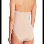 Kenneth Cole nude swimsuit. Photo 6