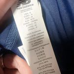 New Balance Fast drying Moisture wicking active blue Athletic Compressed leggings with pockets NWT New with tag Same day shipping Smoke and pets free These leggings are the perfect addition to your activewear collection. Designed with a solid pattern and pull-on closure, they are both stylish and comfortable. The moisture-wicking fabric ensures that you stay cool and dry during your workout, while the compression area in the leg provides support for your muscles. With a size S and a regular fit, these leggings are suitable for any athletic woman. The blue color adds an extra pop of color to your outfit, and the pockets are a convenient feature for storing any small items. Upgrade your workout wardrobe with these NWT leggings today. Photo 3