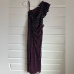 Mac Duggal  5622‎ Blackberry Sequin Embellished Puff One Shoulder Gown Size 0 Photo 3