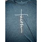Women's faith cross green tee shirt size‎ small Gray Photo 1