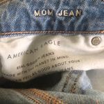 American Eagle Distressed Mom Jean Sz. 8L Light Wash Cotton Stretch Grunge Photo 5