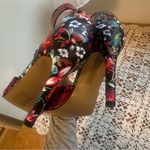 None Chic Floral Red and Black Women's Heels Photo 5