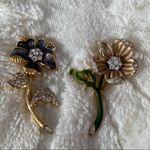 The Nolan Miller Glamour Collection Flower Pin set Green Photo 3