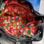 Disney parks x harveys Medium Park Hopper / Mickey & Minnie Christmas bucket bag Green Photo 5