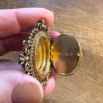 Vintage 1970s Avon Gold Tone Cameo Solid Perfume Locket Brooch Photo 3