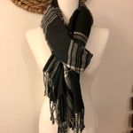 Old Navy  Plaid Scarf - Black and White Photo 1
