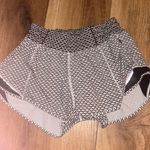 Lululemon Discontinued Hotty Hots 2.5” Black and White Size 0 Photo 1