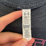 Under Armour EUC | women’s scoop neck heat gear tshirt — small Photo 2