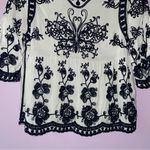 Anthropologie Anthro Kindred M Blouse White w Navy Floral Embroidery Short Sleeve Babydoll Photo 4