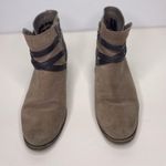 White Mountain  Jitter in Taupe Suede Leather Ankle Booties size 9.5 Photo 3