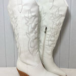 White Western Cowgirl Faux Leather Boots Size 5 Photo 0