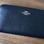 Coach  Black Pebble Wallet Photo 0