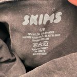 SKIMS  Black Maternity Sculpting Mid Thigh Short Size Small / Medium Photo 5