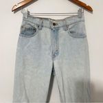 Levi's VTG Levi’s • high waisted light wash mom 550 jeans sz 0 / 25 Photo 0