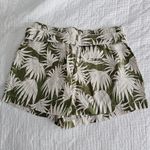 Tahari  NWT Linen Palms High Rise Shorts L Photo 2
