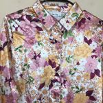 NWOT Sadie & Sage Women’s Satin Floral Print Hidden Button Photo 1