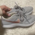 Nike grey  shoes Photo 0