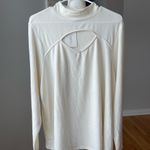 Como Blu super soft new with tag top with cut out in a size 3X cream work casual Photo 12