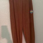 Beach Riot  set Photo 1