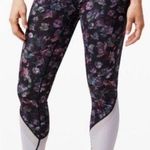 Lululemon Wunder Under Crop High-Rise Roll Down
Scallop Leggings | Floral | 6 Photo 0