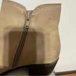 Lucky Brand Womens Size 6.5 M Beige Leather Zip Ankle Fashion Boots Photo 2