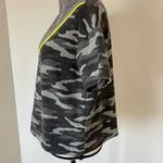 Flirtitude  Active top in a size small Photo 5