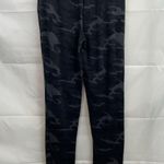 Tahari women's dark gray camouflage soft pocket pull on jogger sweatpants small Photo 5